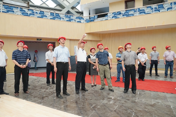 市委書記史濟(jì)錫、市長(zhǎng)朱晨調(diào)研中立公司承建的民生項(xiàng)目工程